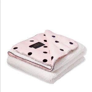 VICTORIA'S SECRET Sherpa Blanket